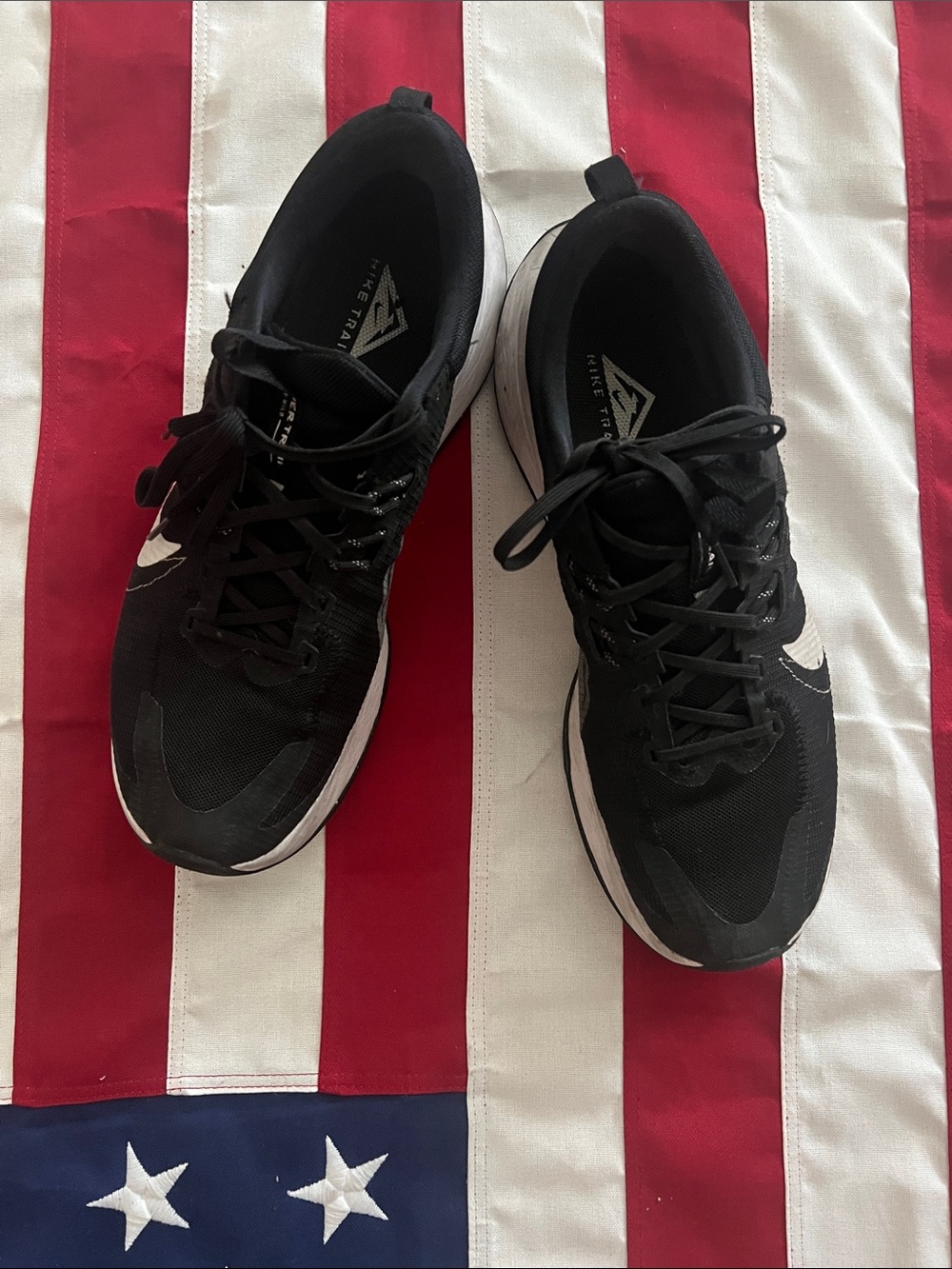 Nike shoes - Picture 2 of 13